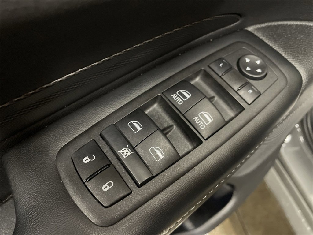 Used 2022 Dodge Durango GT image 13