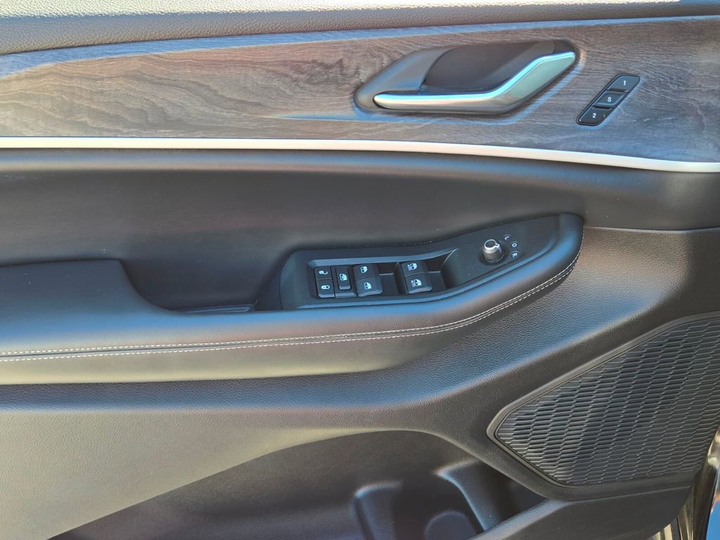 Used 2024 Jeep Grand Cherokee Limited AWD/4WD image 15