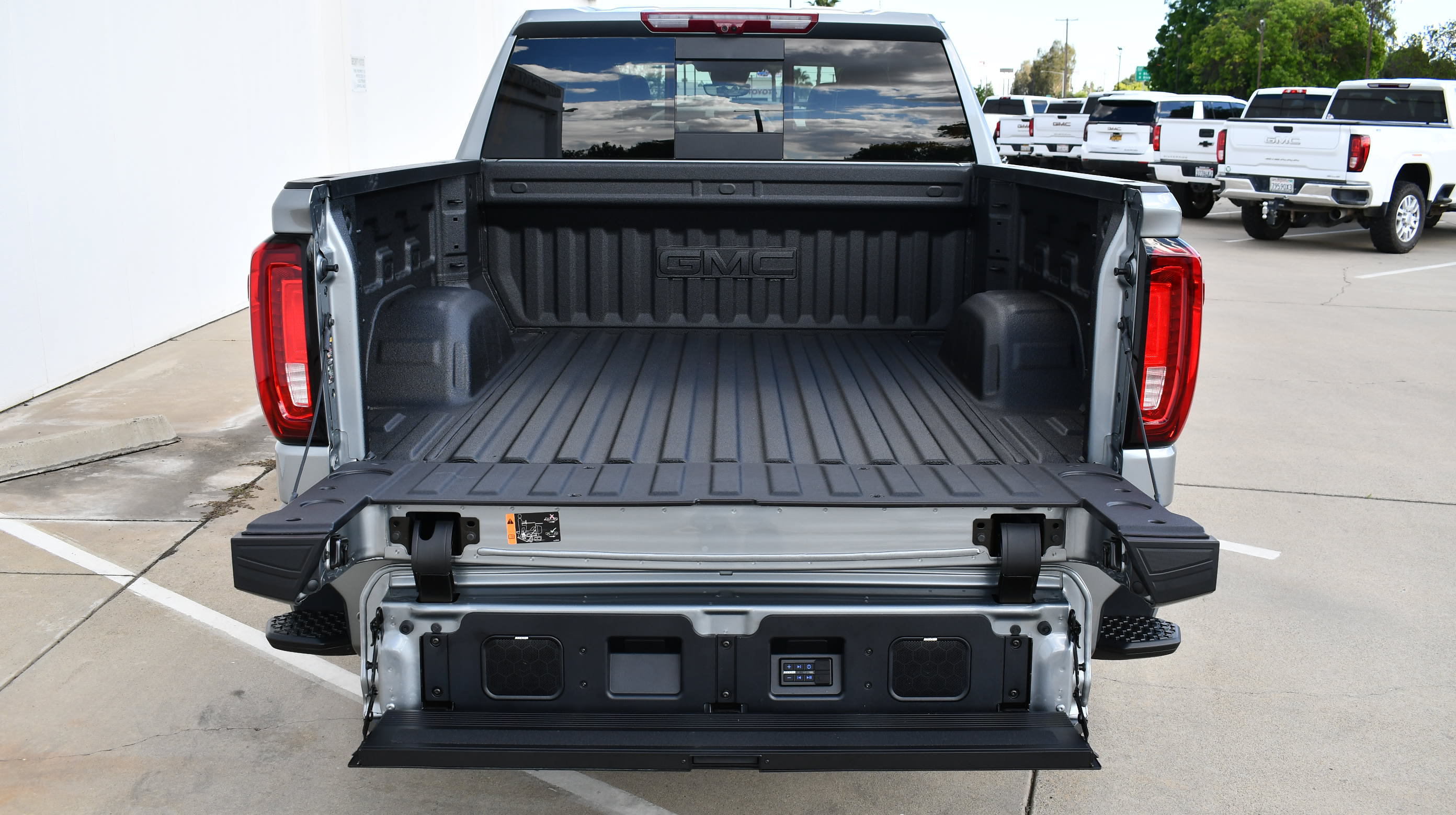New 2026 GMC Sierra 1500 Denali Ultimate AWD/4WD image 11