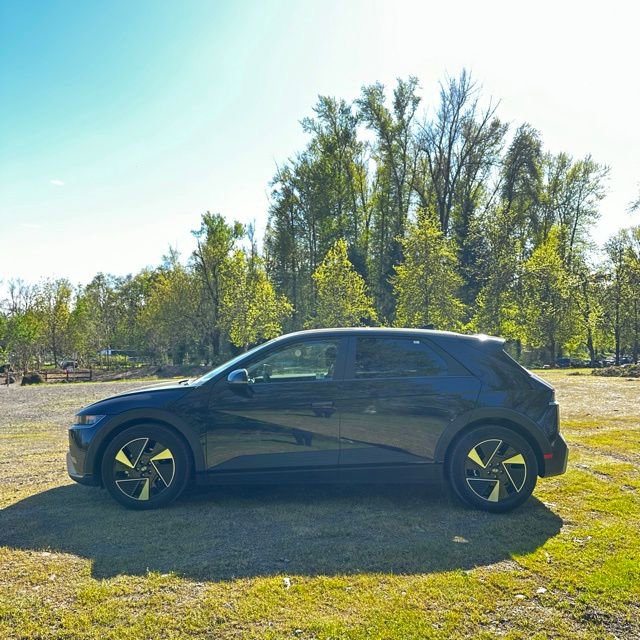 Certified 2025 Hyundai Ioniq 5 SE AWD/4WD image 3