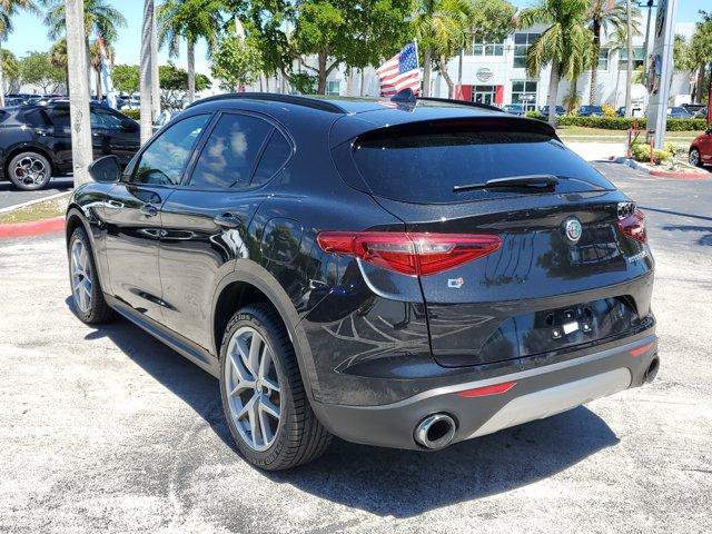 Used 2018 Alfa Romeo Stelvio Ti Sport AWD/4WD image 5