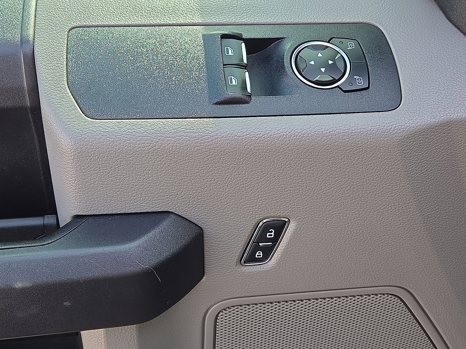 Used 2016 Ford F150 XL w/ Equipment Group 101A Mid image 9