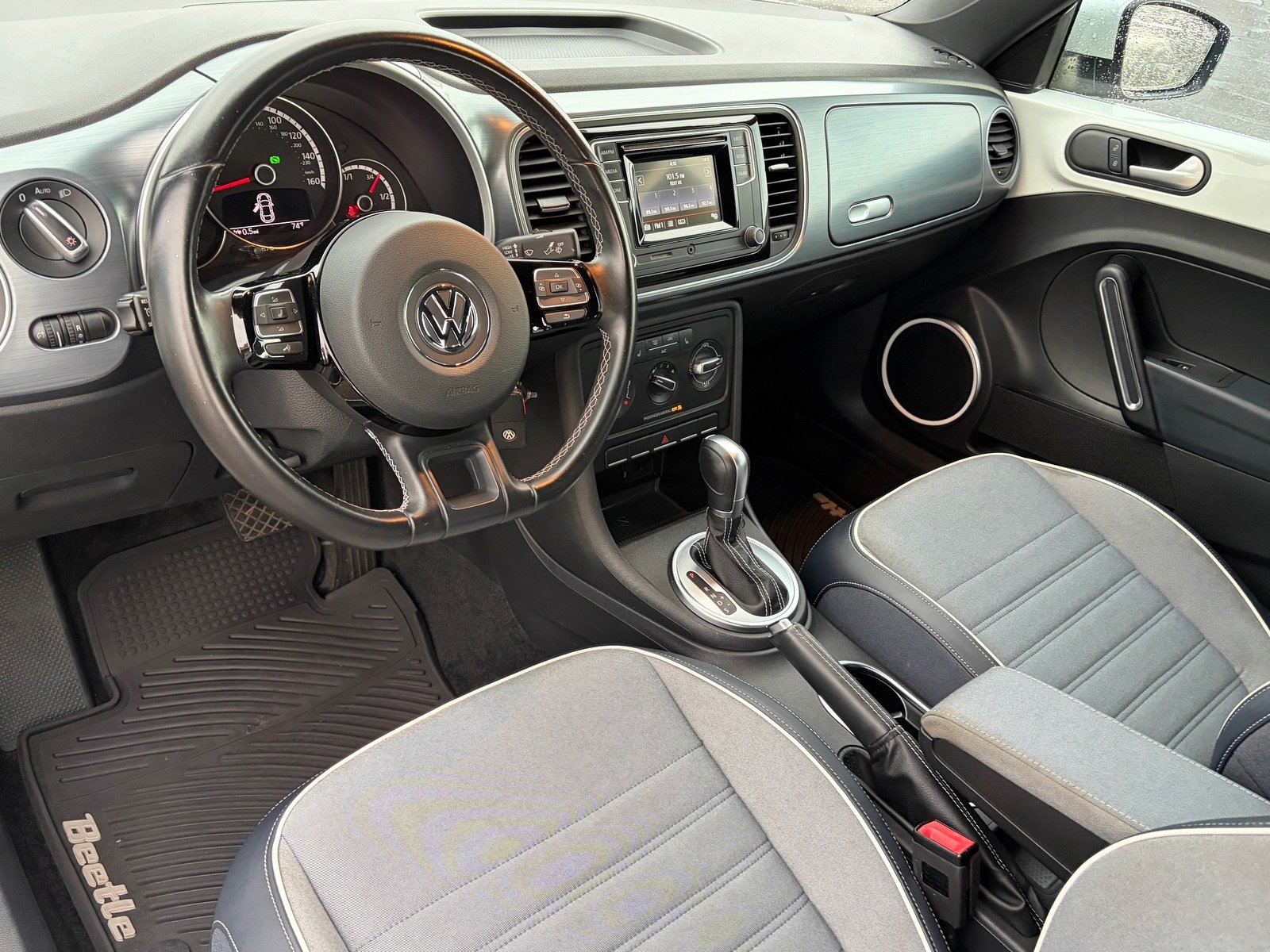 Used 2016 Volkswagen Beetle 1.8T S FWD image 16