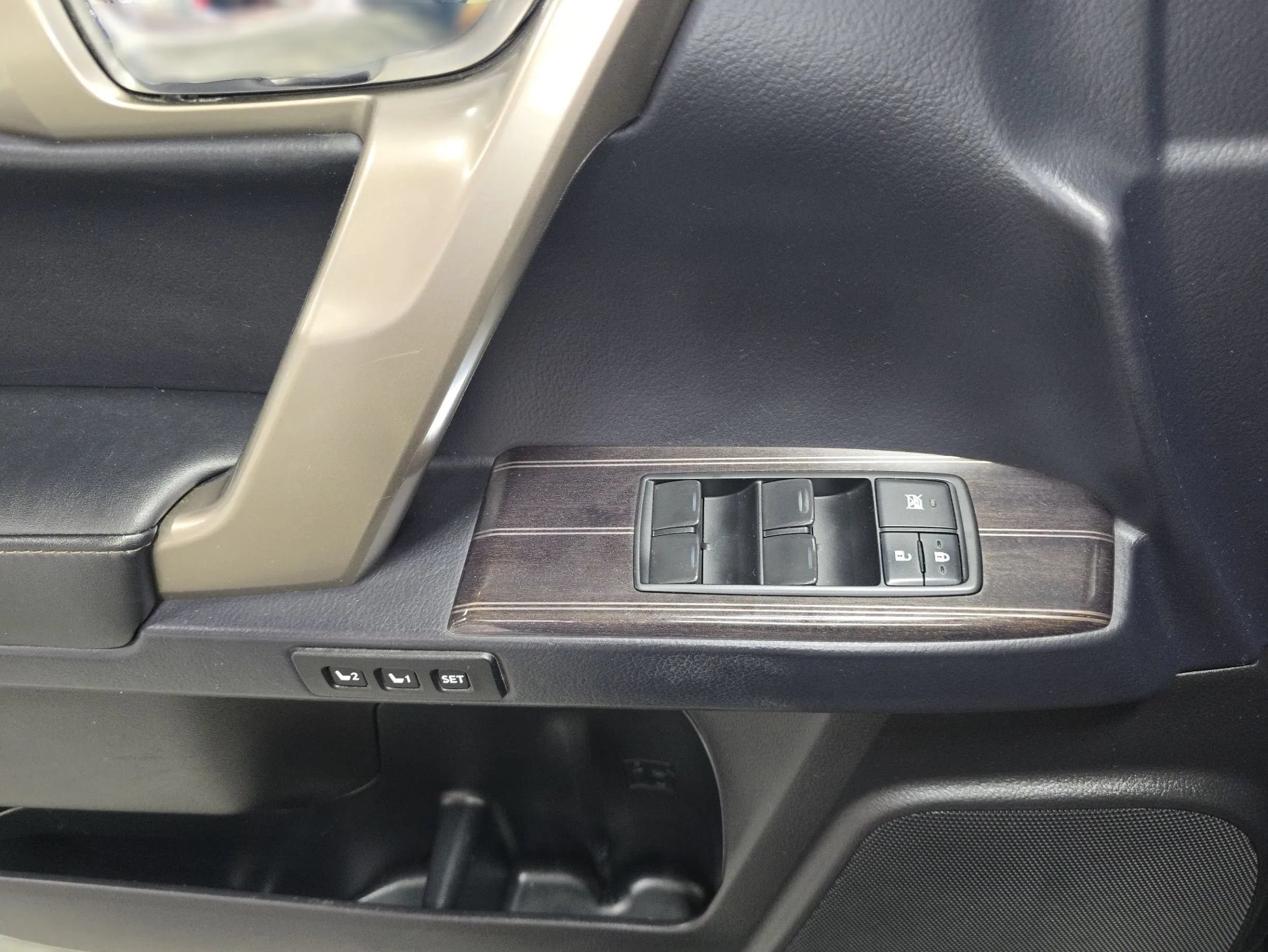 Used 2021 Lexus GX 460 Premium w/ Premium Package AWD/4WD image 39