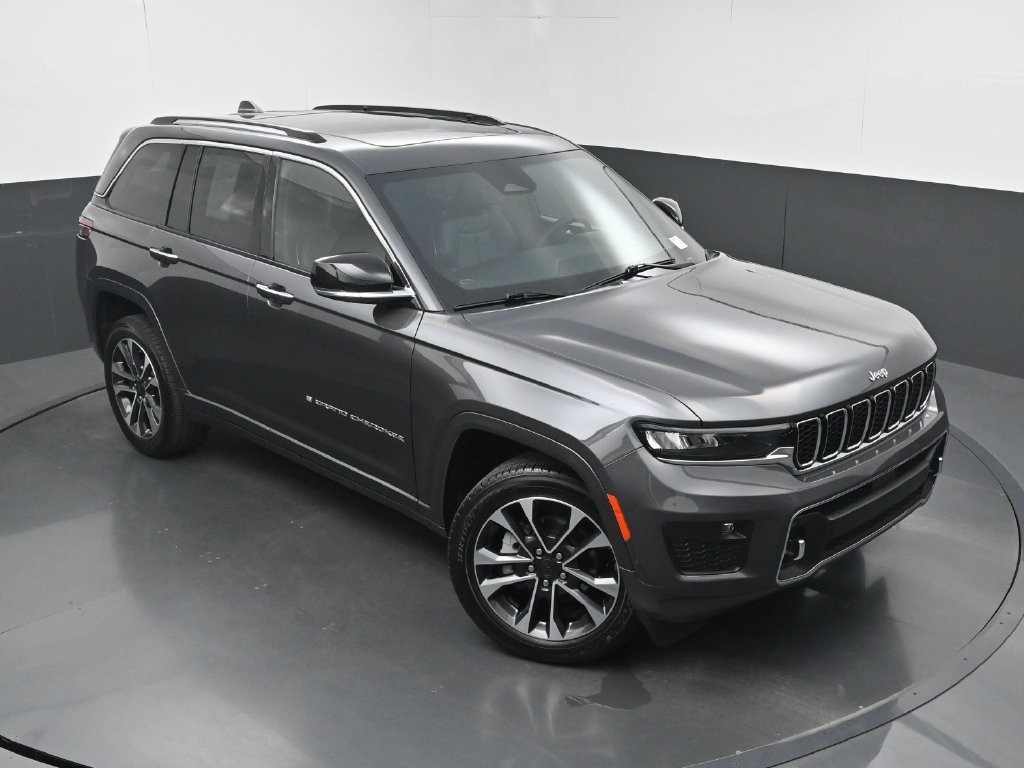 Used 2022 Jeep Grand Cherokee Overland w/ Luxury Tech Group IV RWD image 38
