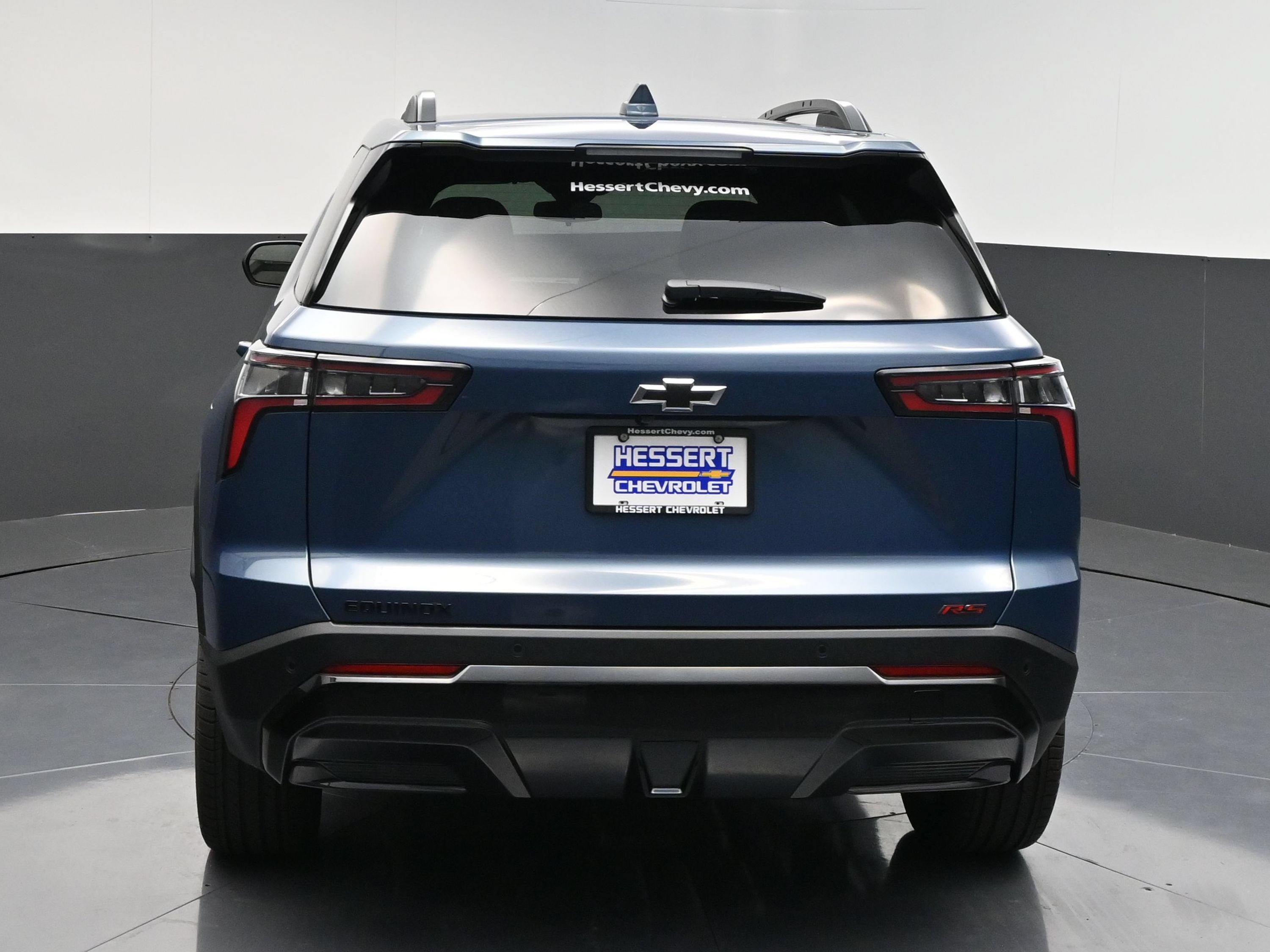 New 2027 Chevrolet Equinox RS w/ Convenience Package III FWD image 7
