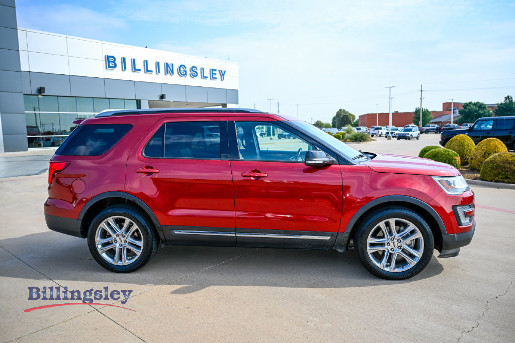 Used 2017 Ford Explorer XLT w/ Equipment Group 202A FWD image 8