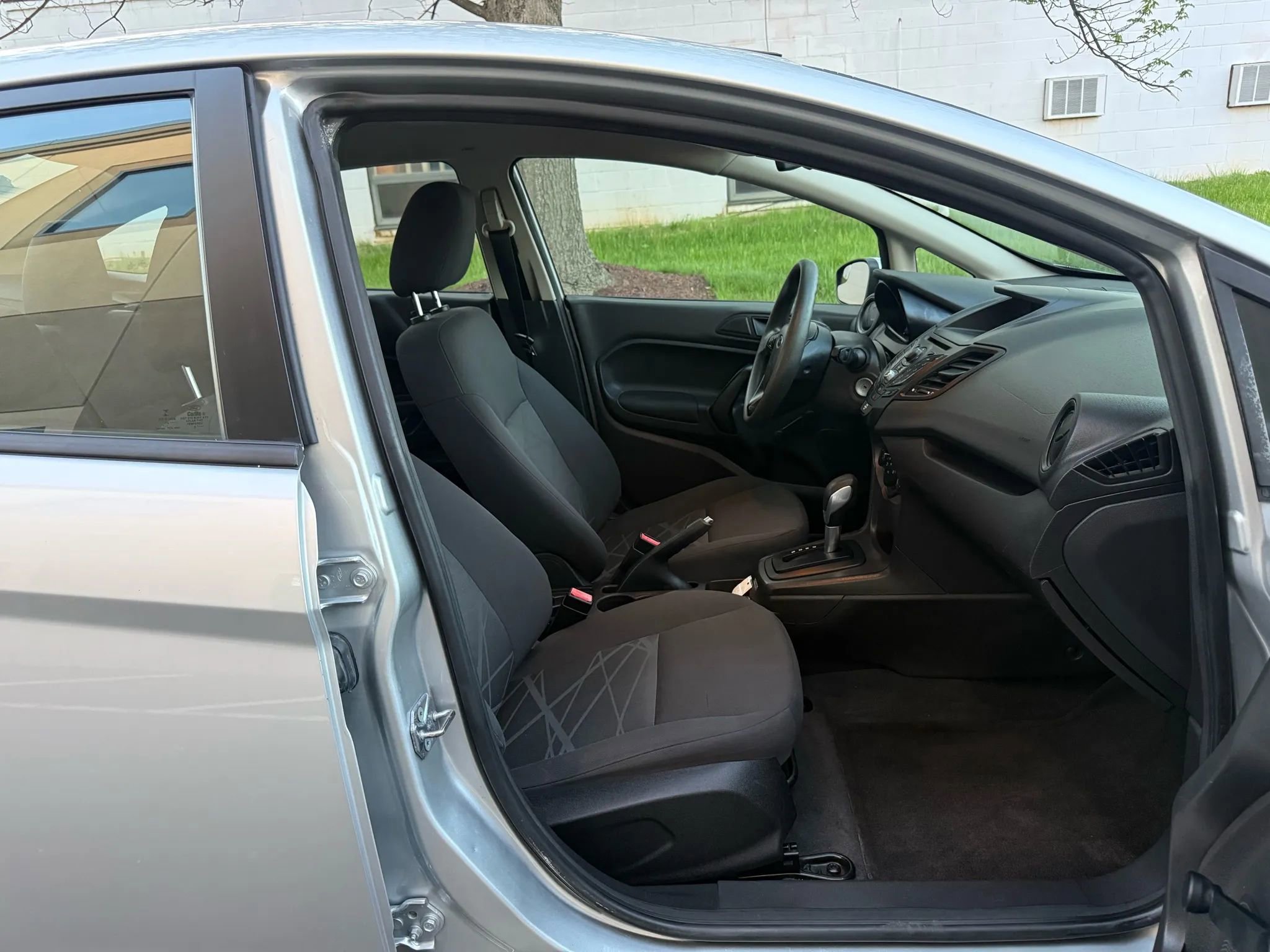 Used 2015 Ford Fiesta S image 21