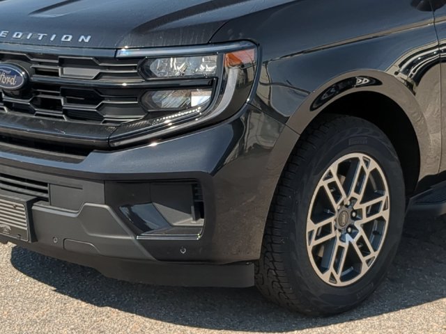 New 2025 Ford Expedition Active AWD/4WD image 17
