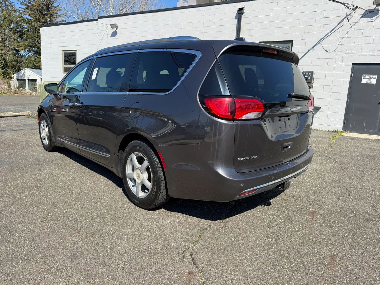 Used 2017 Chrysler Pacifica Touring-L Plus image 14