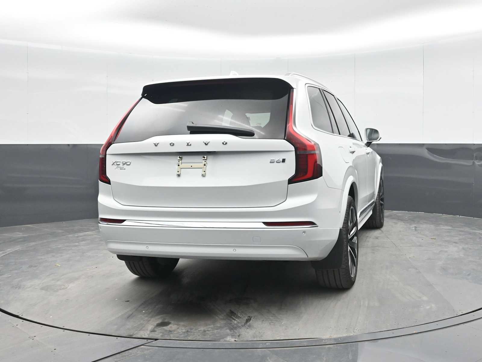 Used 2026 Volvo XC90 B6 Ultra w/ Protection Package AWD/4WD image 10