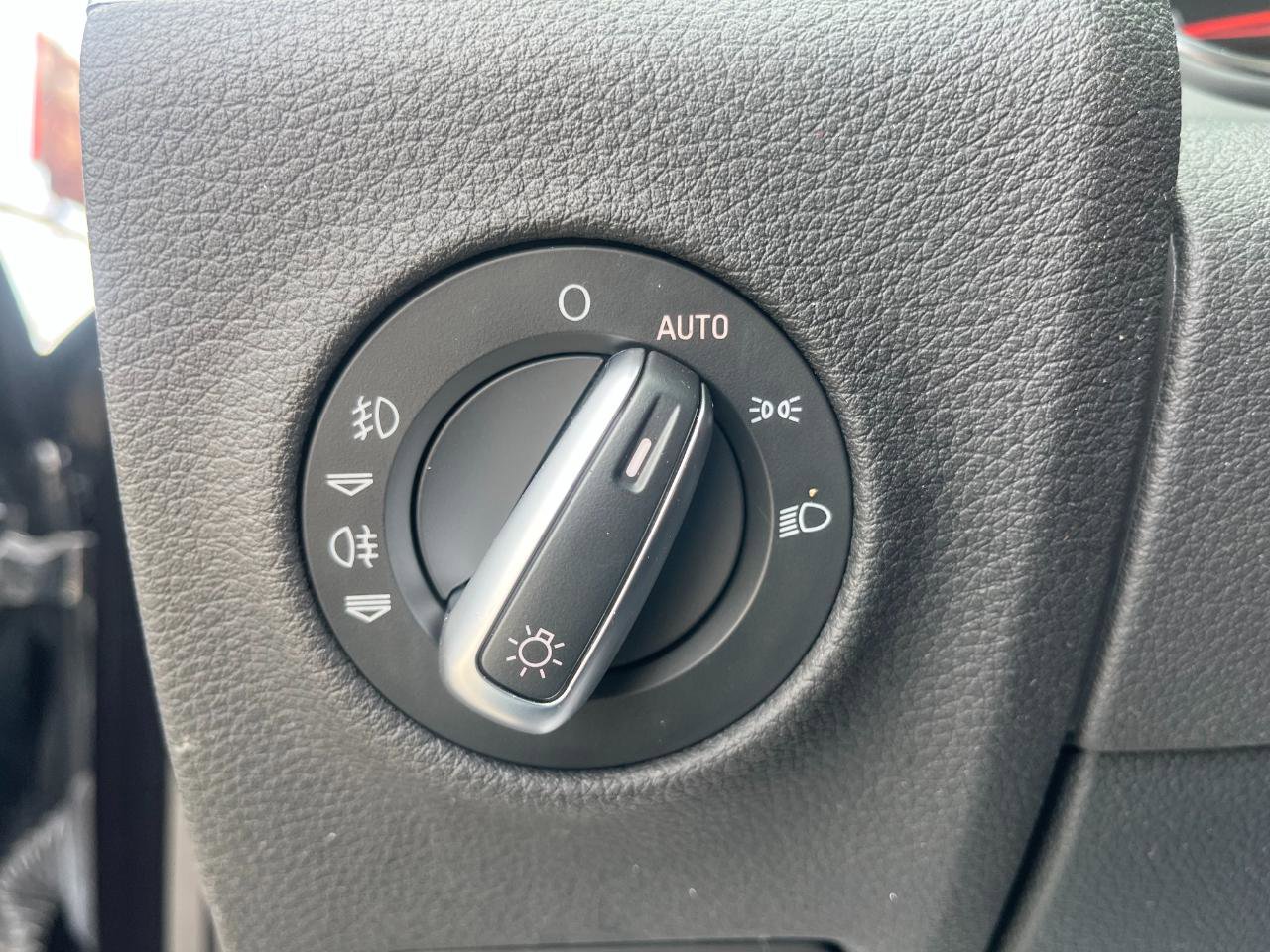 Used 2015 Audi Q7 TDI Premium Plus w/ Premium Plus Package AWD/4WD image 30