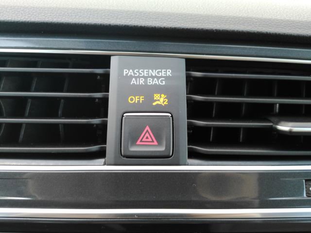 Used 2018 Volkswagen Tiguan SEL image 40