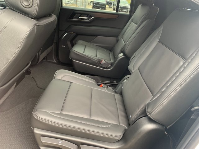 New 2026 GMC Yukon XL Denali image 8