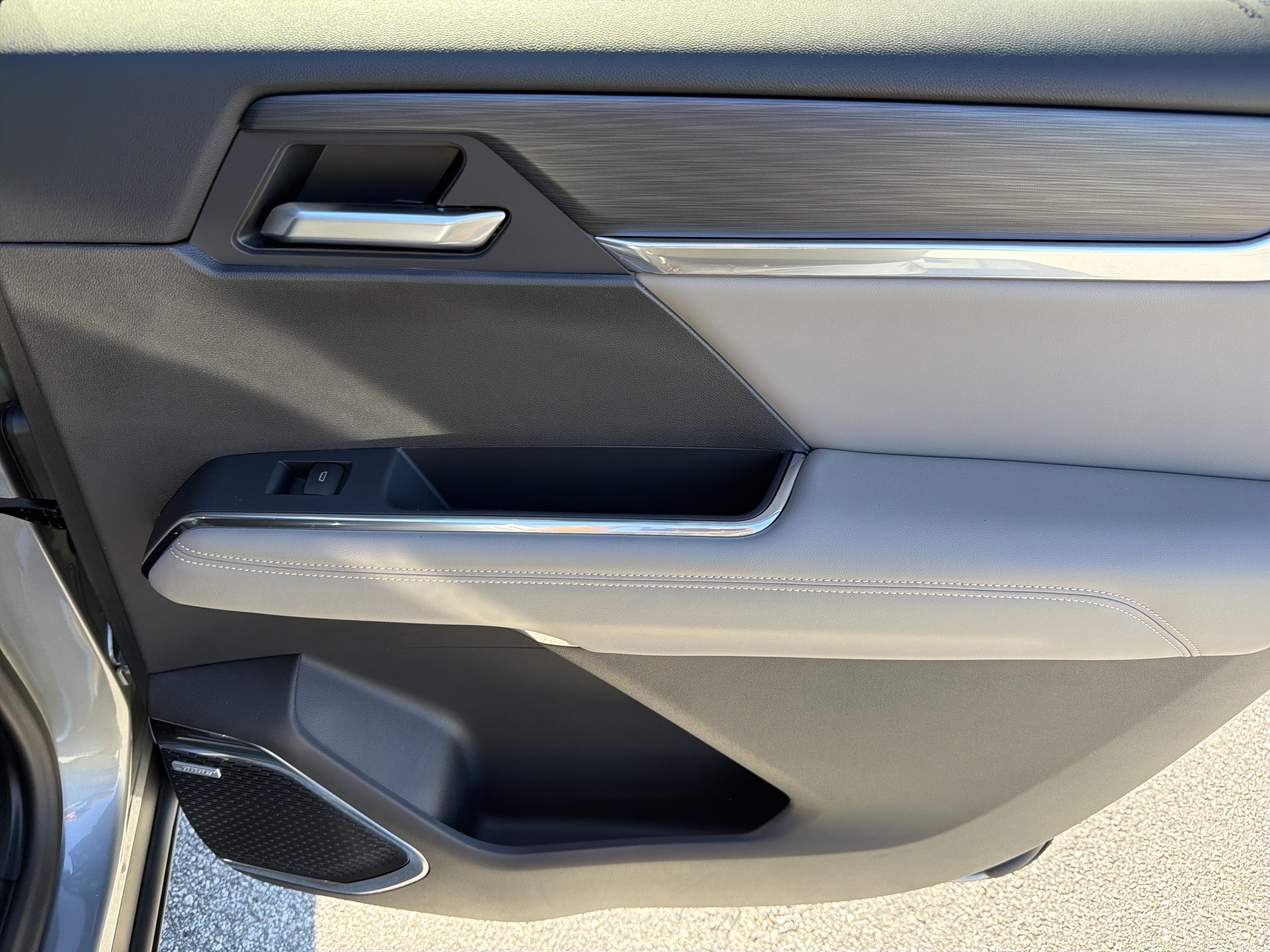 New 2027 GMC Acadia Elevation w/ Elevation Premium Package FWD image 17