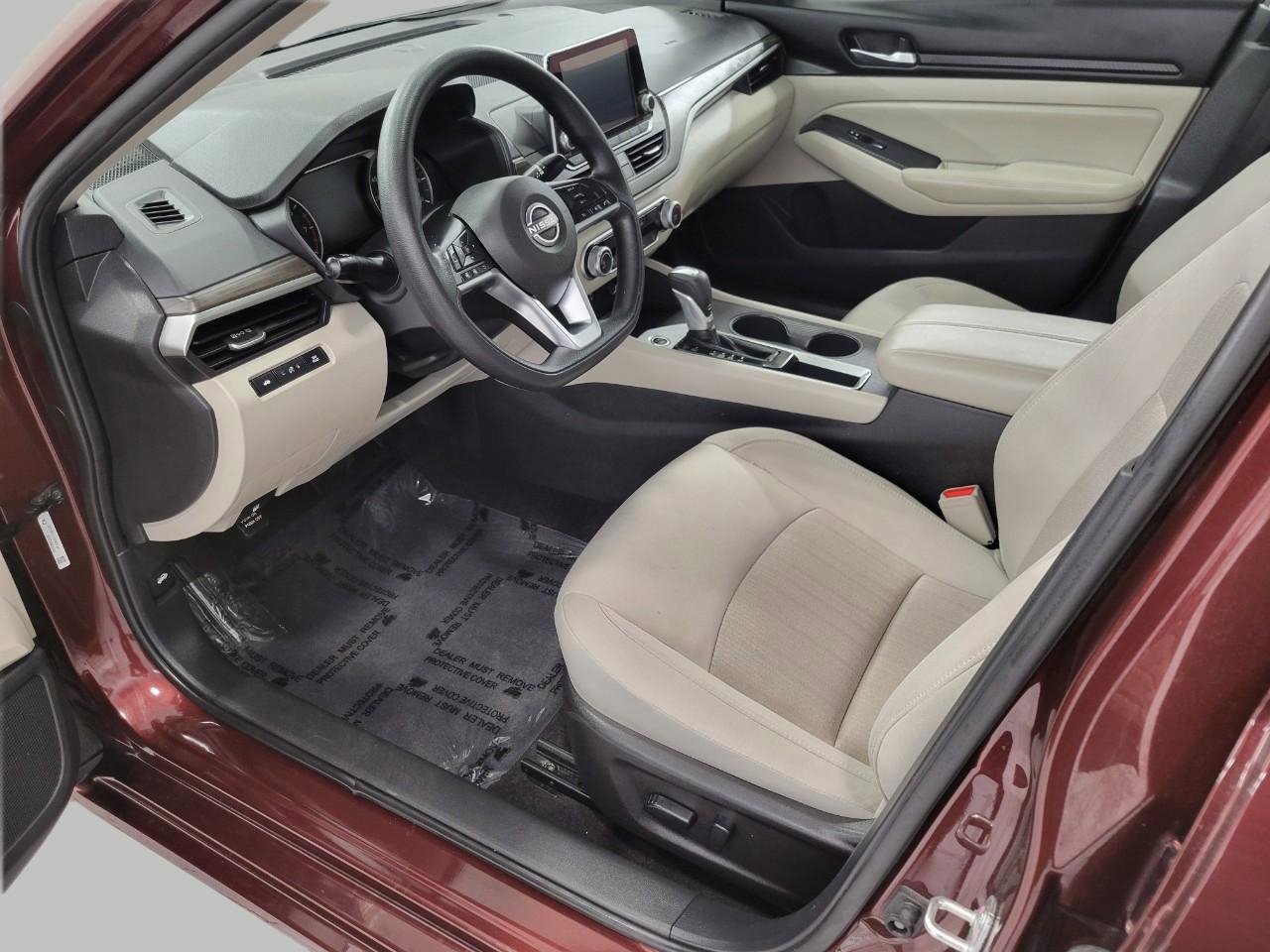 Used 2025 Nissan Altima 2.5 SV image 10