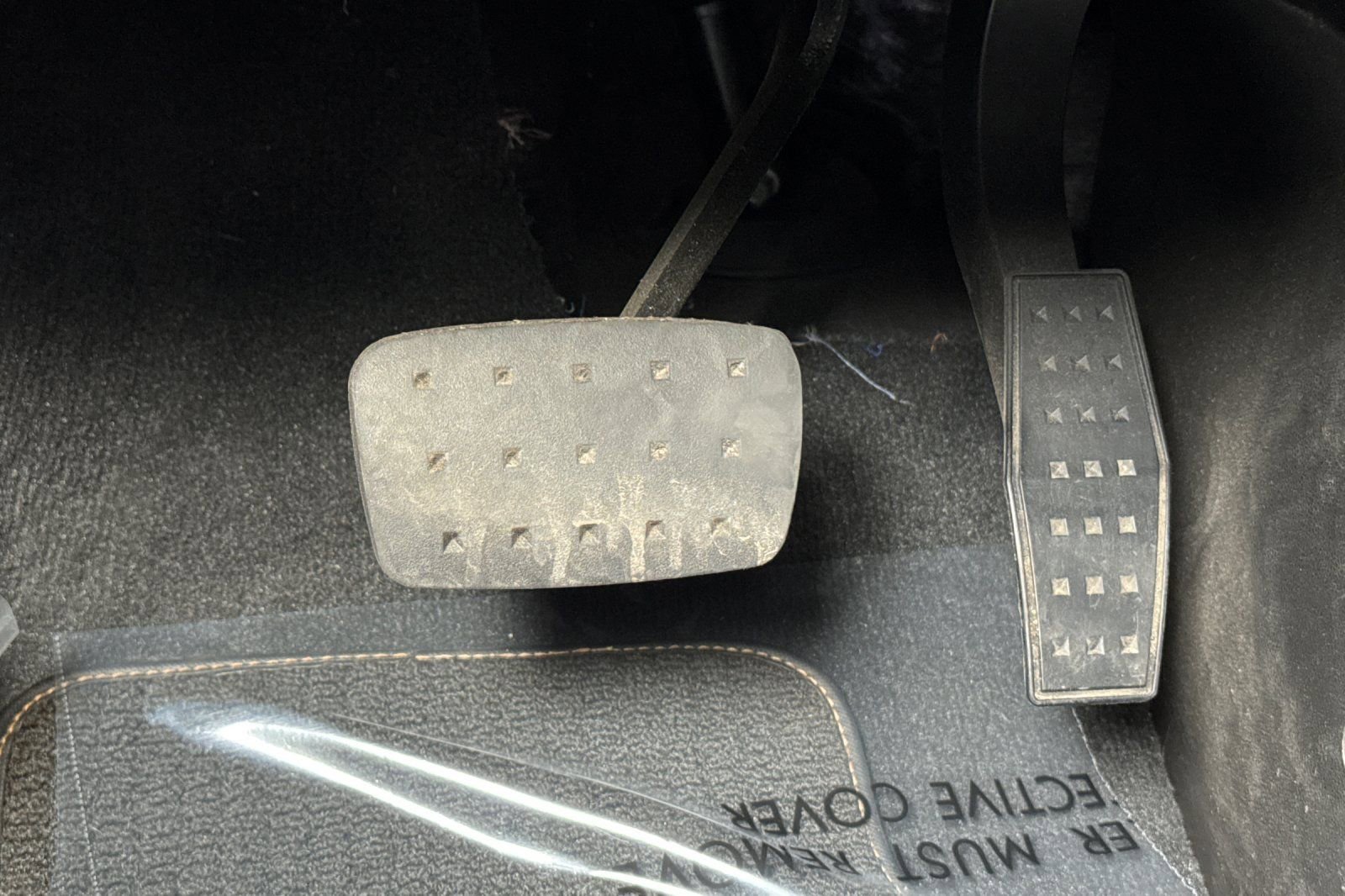 Used 2023 Chevrolet Traverse LT image 40