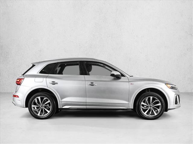 Certified 2024 Audi Q5 2.0T Premium w/ Convenience Package AWD/4WD image 4