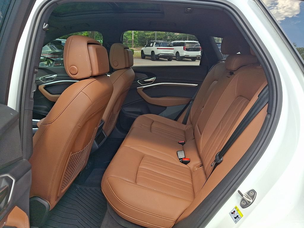Used 2024 Audi Q8 e-tron Premium Plus AWD/4WD image 10