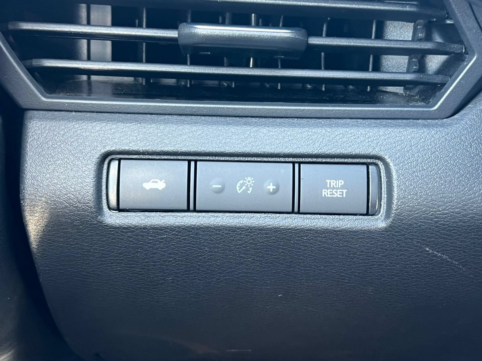 Used 2024 Nissan Altima 2.5 SR FWD image 20