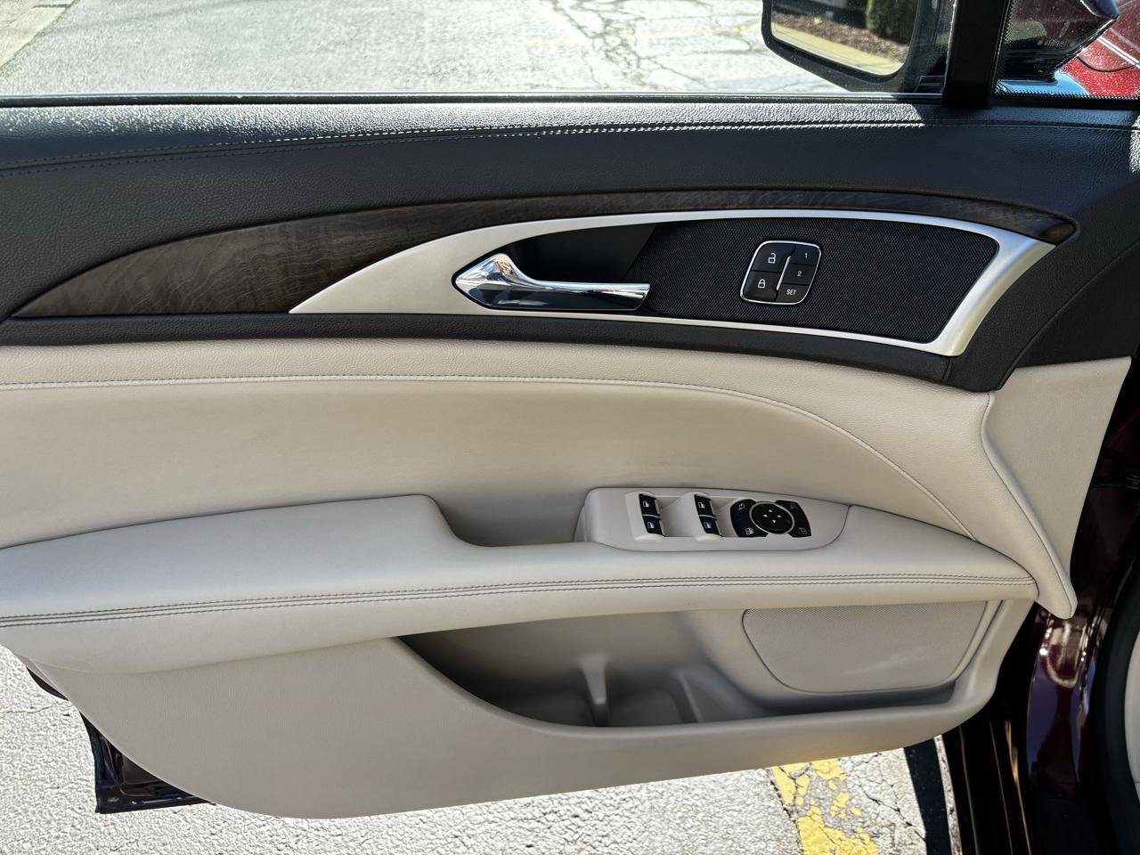 Used 2017 Lincoln MKZ Reserve w/ Climate Package AWD/4WD image 12