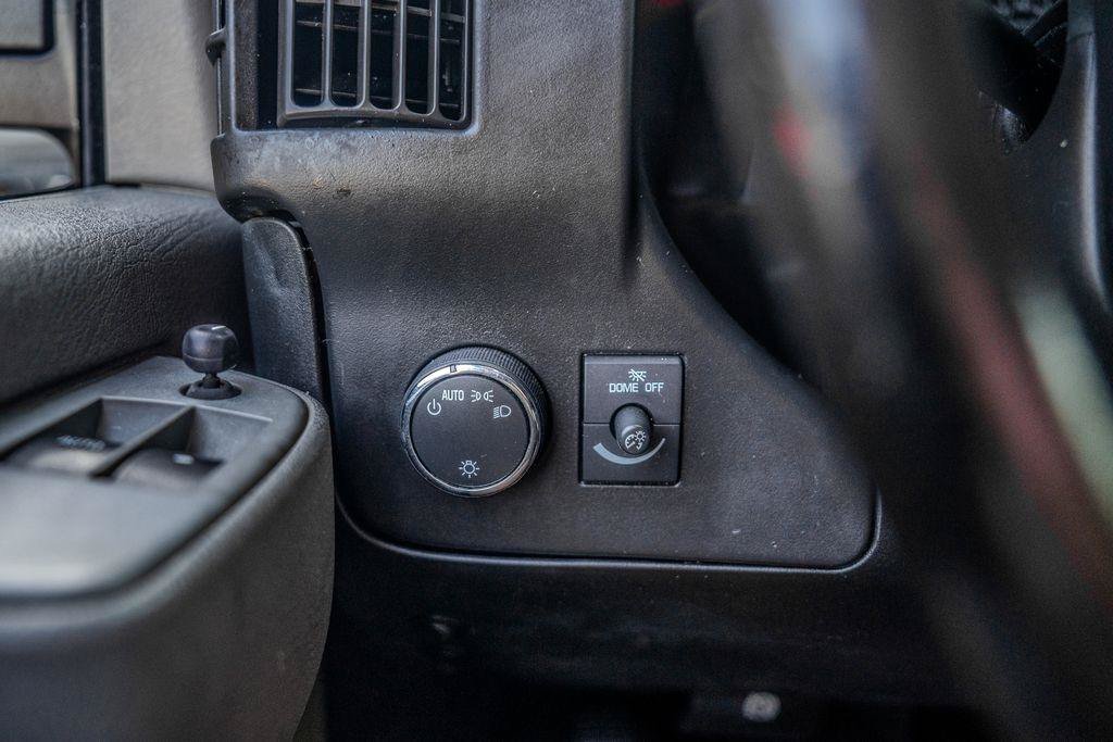 Used 2016 Chevrolet Express 2500 Extended RWD image 30