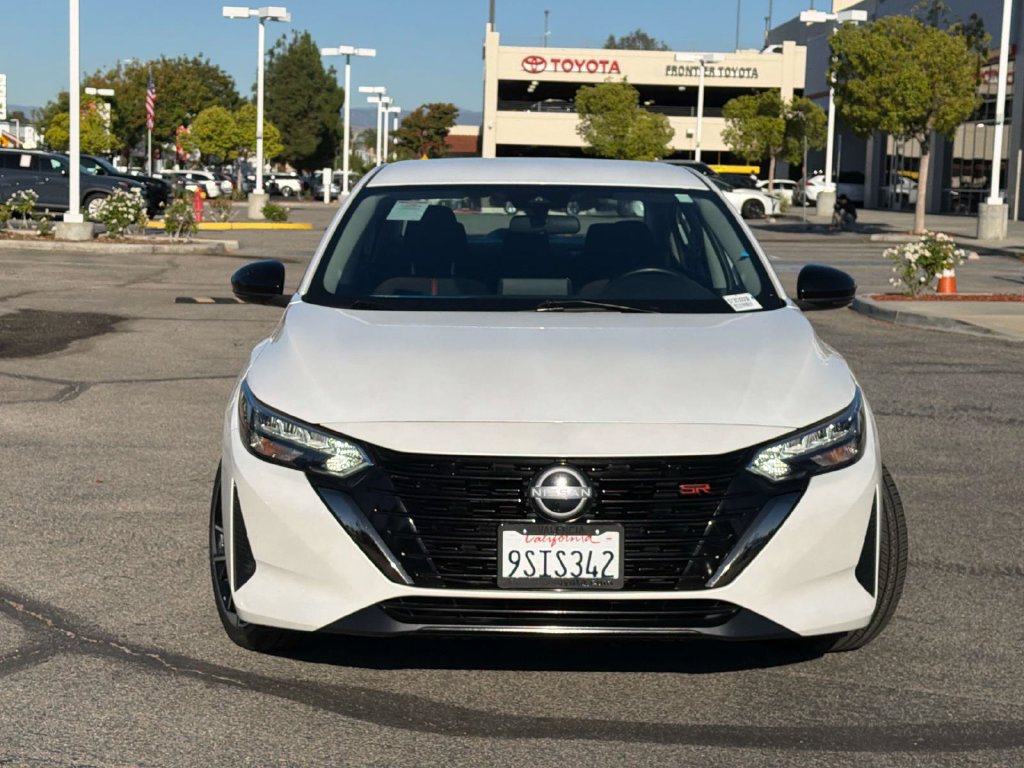 Used 2025 Nissan Sentra SR FWD image 2