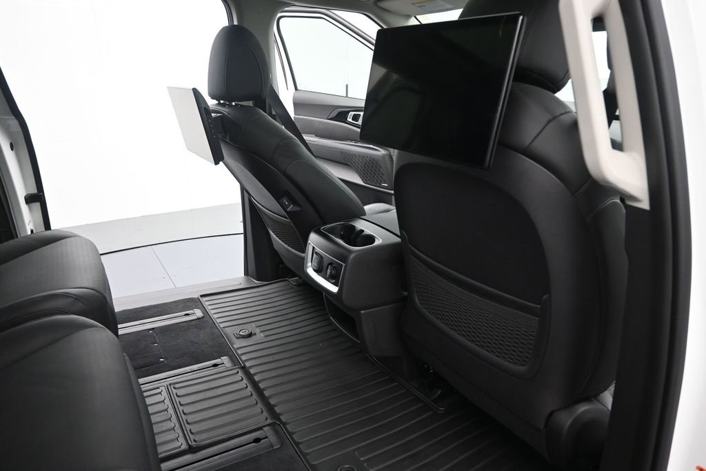 Certified 2025 Kia Carnival SX Prestige FWD image 21