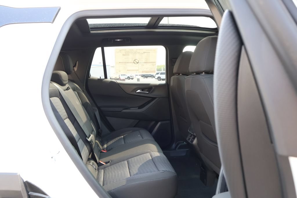 New 2027 Chevrolet Equinox LT w/ Midnight Edition FWD image 39