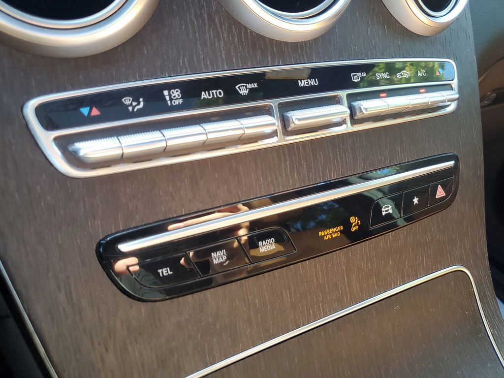 Used 2022 Mercedes-Benz GLC 300 4MATIC Coupe image 32