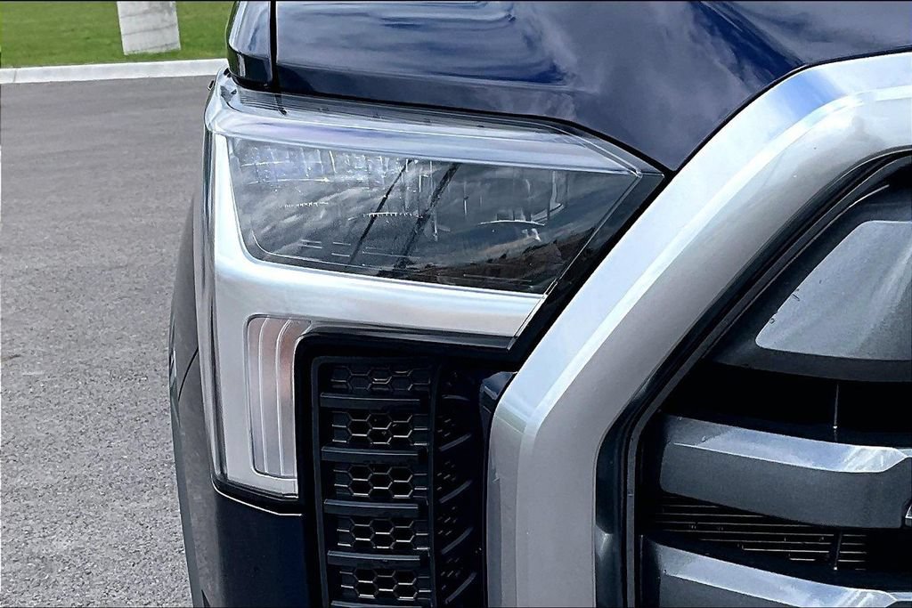 Used 2023 Toyota Tundra Limited AWD/4WD image 30