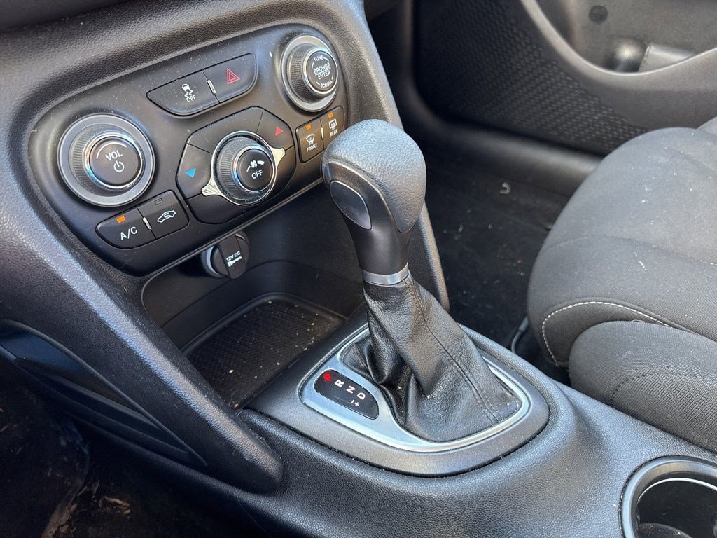 Used 2013 Dodge Dart SXT image 21