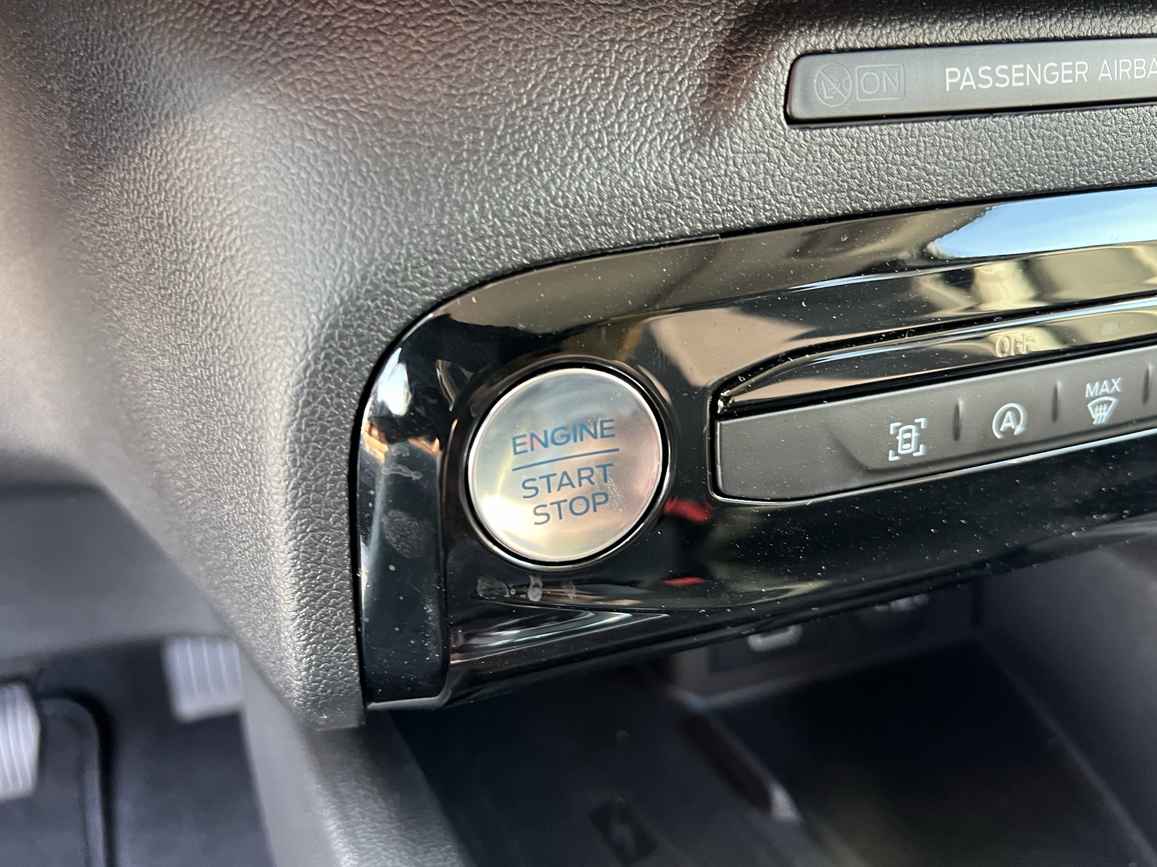 Used 2025 Ford Escape Active w/ Active Premium Tech Pack image 33