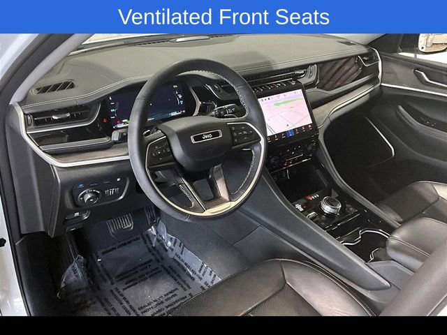 Used 2023 Jeep Grand Cherokee 4WD 4xe w/ Luxury Tech Group II image 17