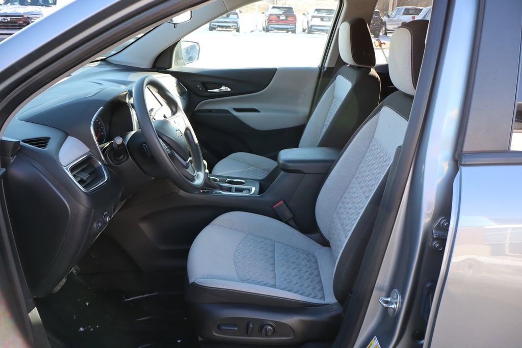Used 2023 Chevrolet Equinox LS w/ LS Convenience Package image 10
