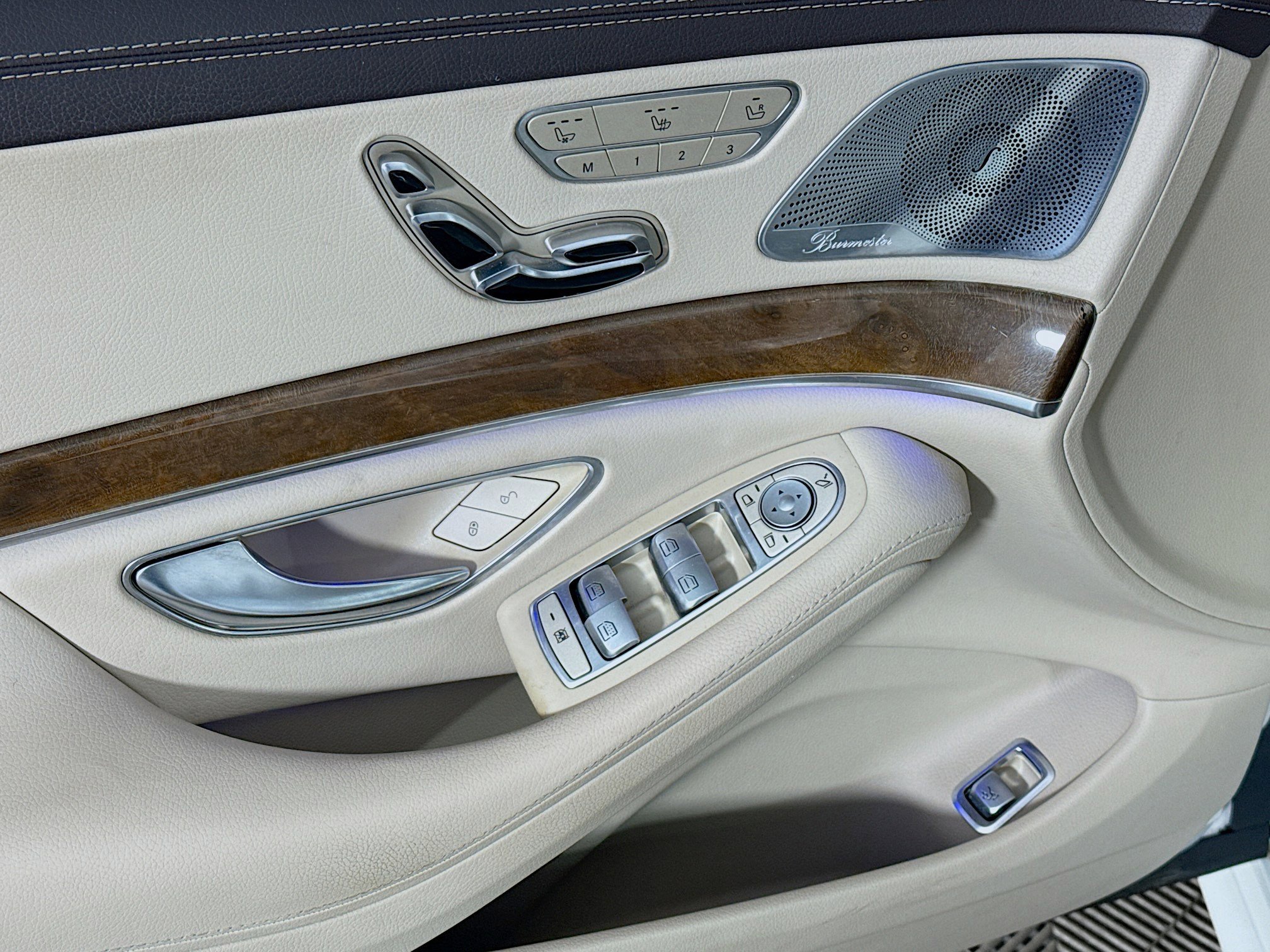 Used 2017 Mercedes-Benz S 550 Sedan image 24