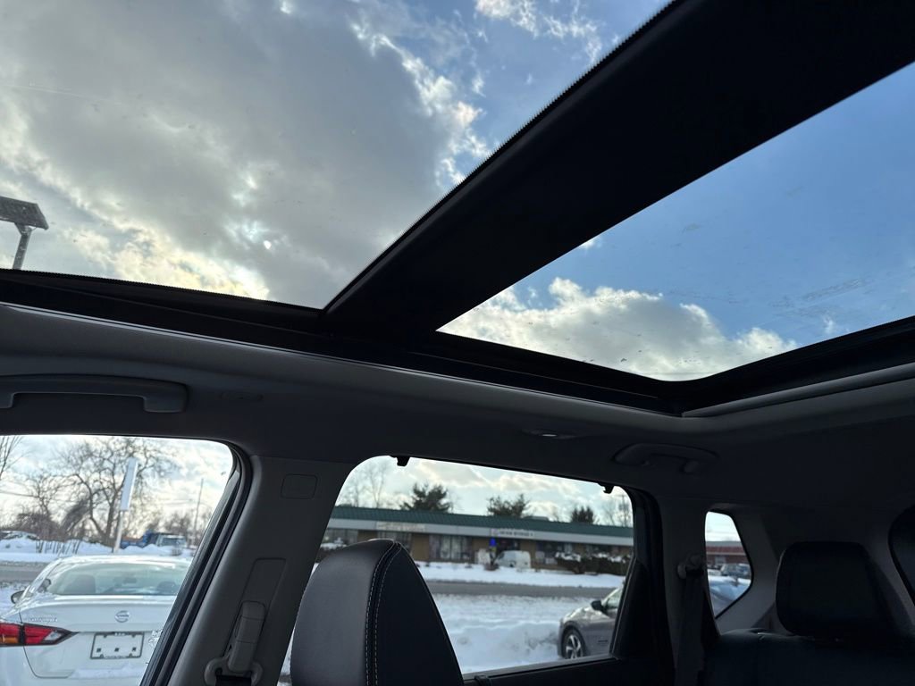 Certified 2023 Nissan Rogue SL w/ SL Premium Package image 33