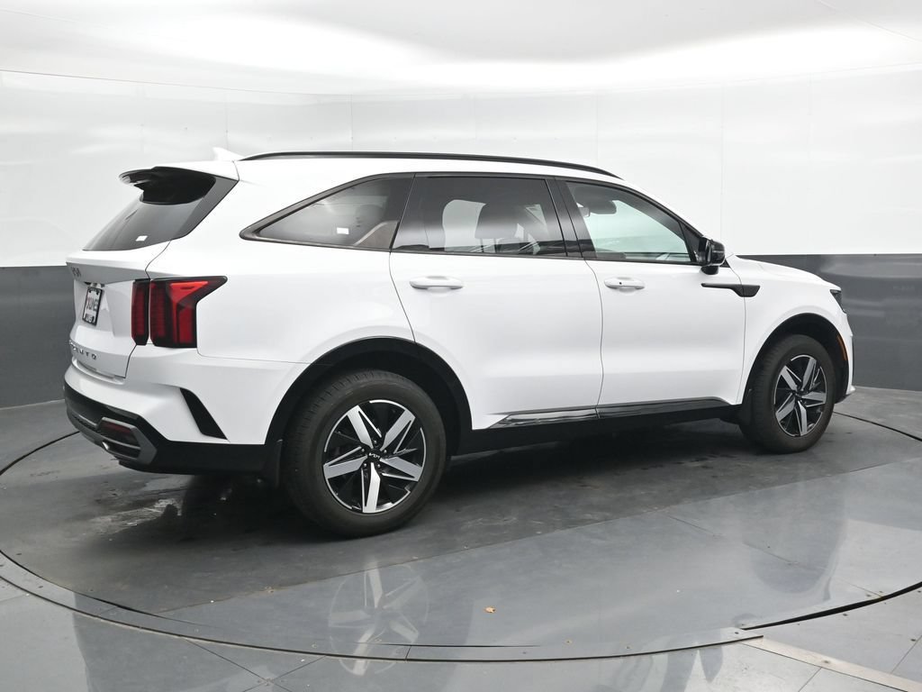Used 2022 Kia Sorento S FWD image 3