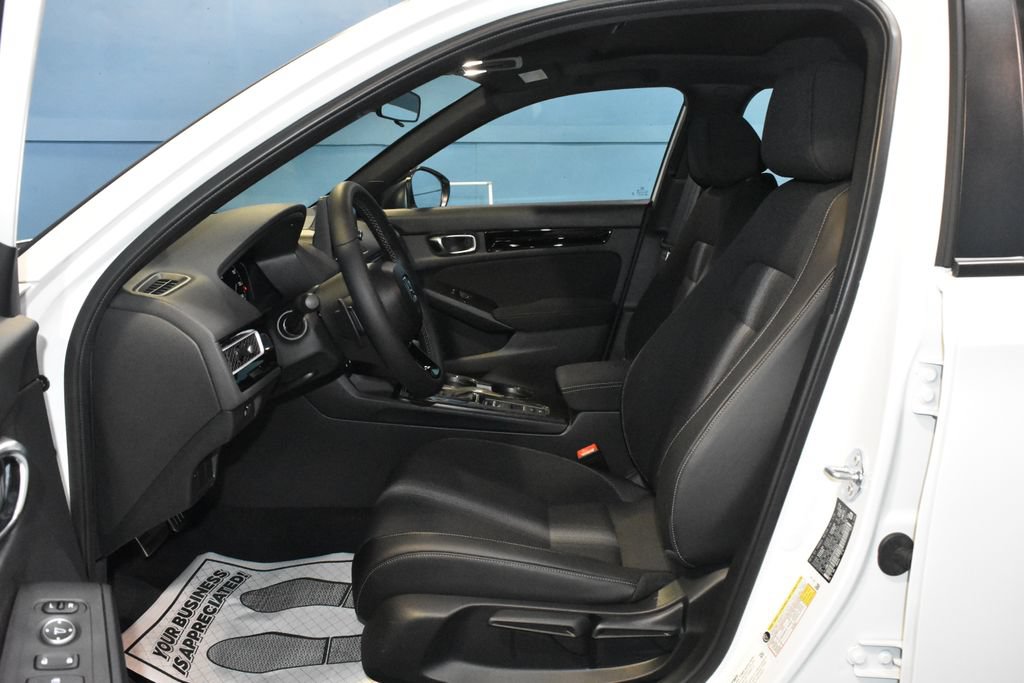 Used 2025 Honda Civic Sport image 6