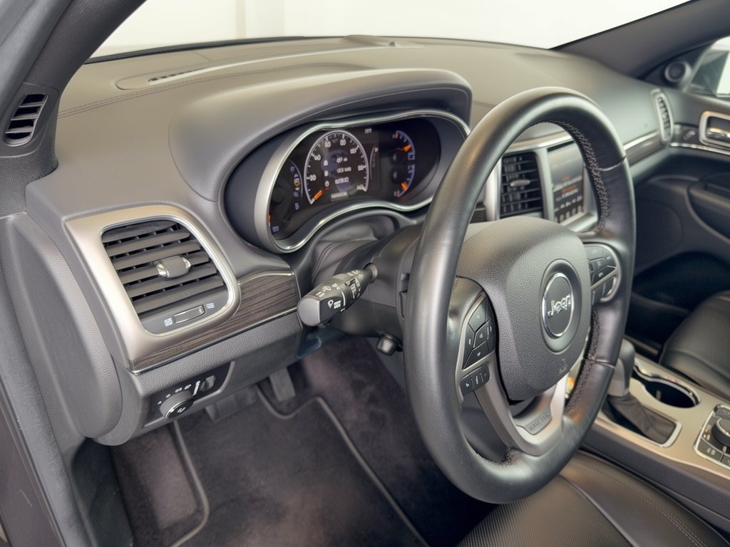 Used 2018 Jeep Grand Cherokee Overland AWD/4WD image 4