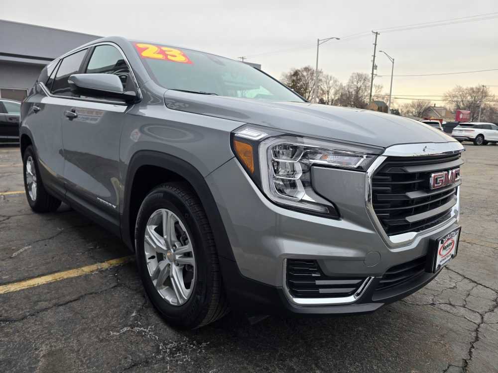 Used 2023 GMC Terrain SLE w/ LPO, Floor Liner Package image 4