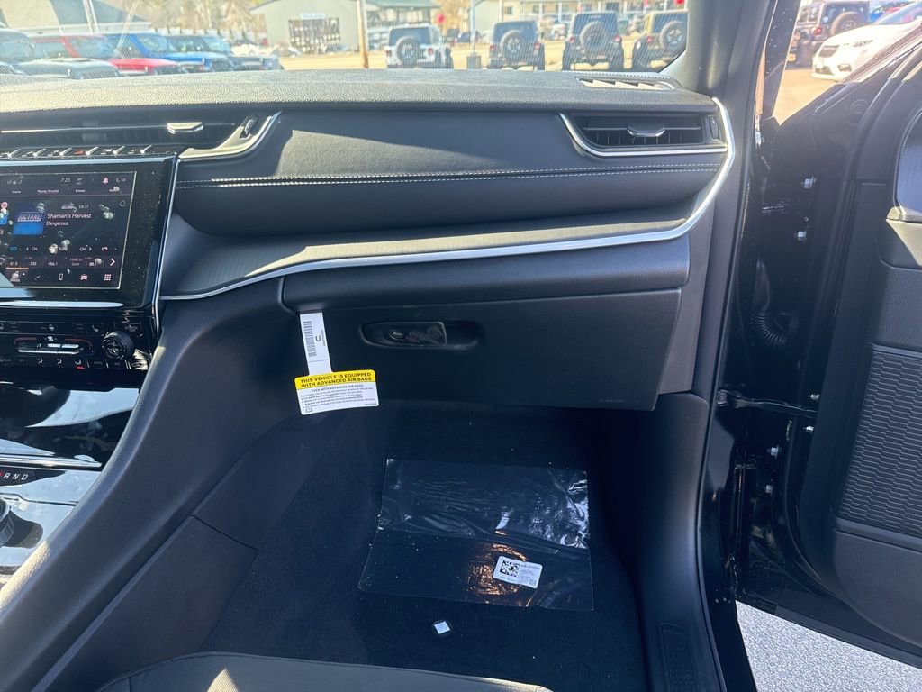 New 2026 Jeep Grand Cherokee Laredo image 29