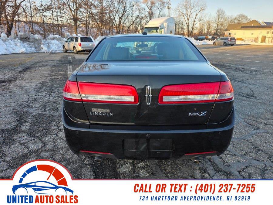 Used 2011 Lincoln MKZ image 4