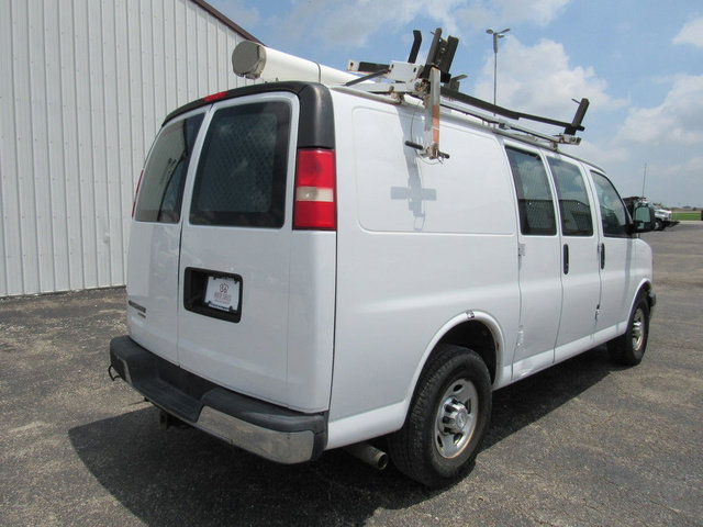 Used 2014 Chevrolet Express 2500 RWD image 3
