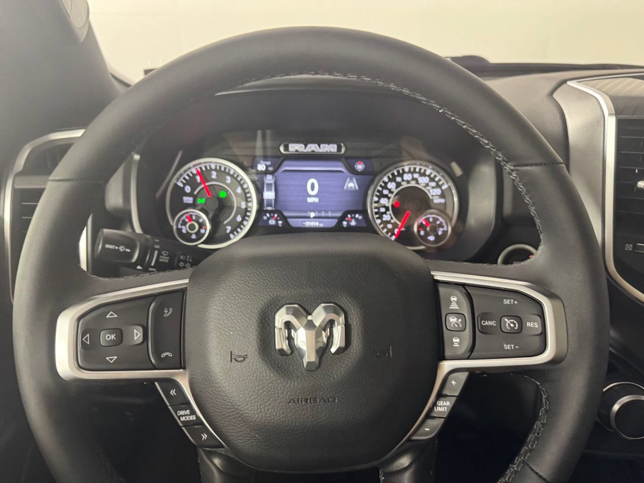 Used 2025 RAM 1500 Big Horn AWD/4WD image 13