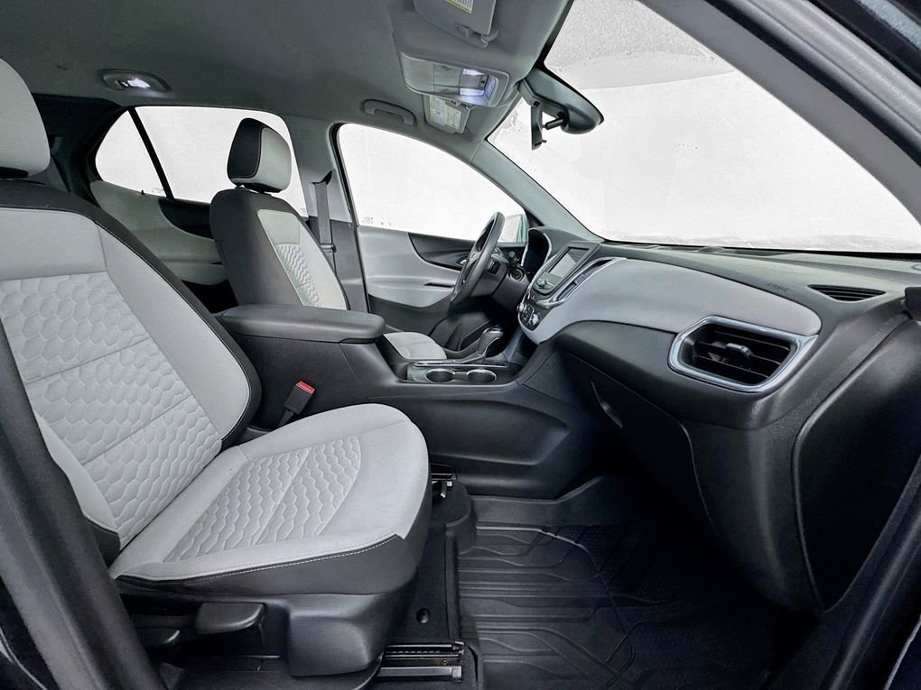 Used 2020 Chevrolet Equinox LS w/ LS Convenience Package image 32