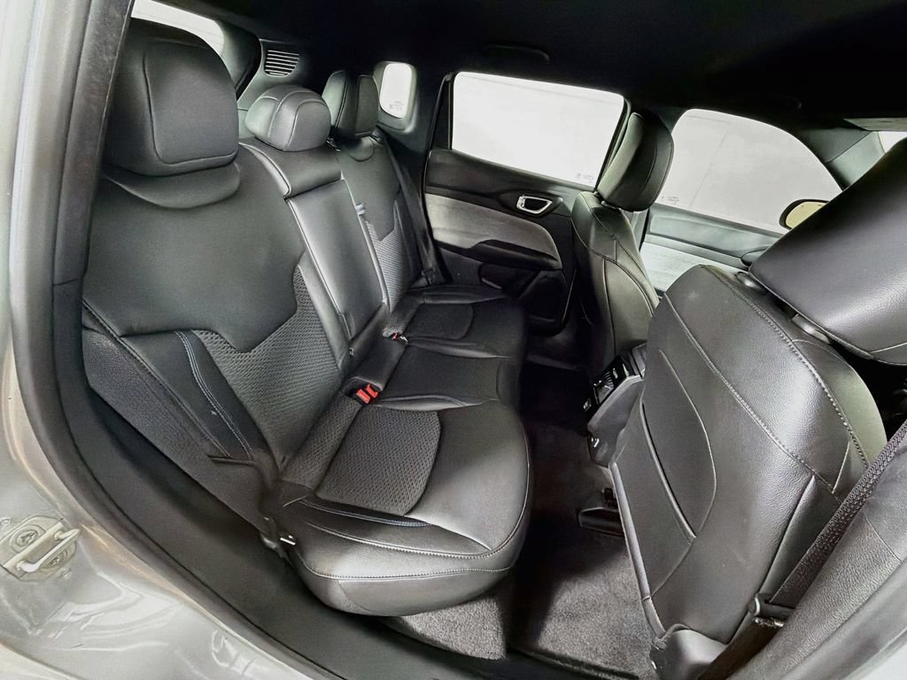 Used 2024 Jeep Compass Latitude AWD/4WD image 24