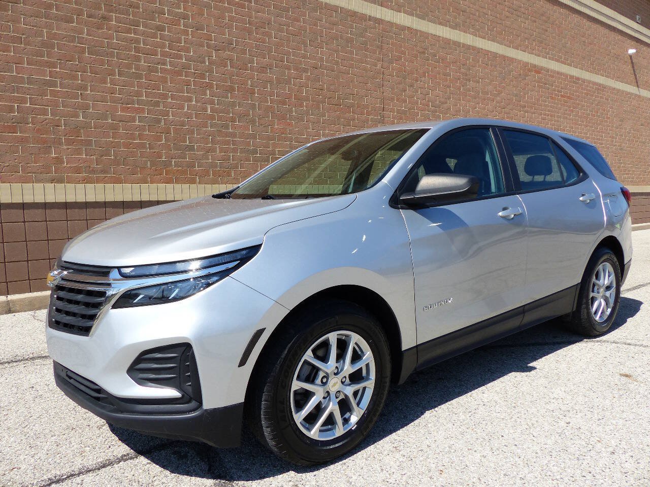 Used 2022 Chevrolet Equinox LS FWD image 5
