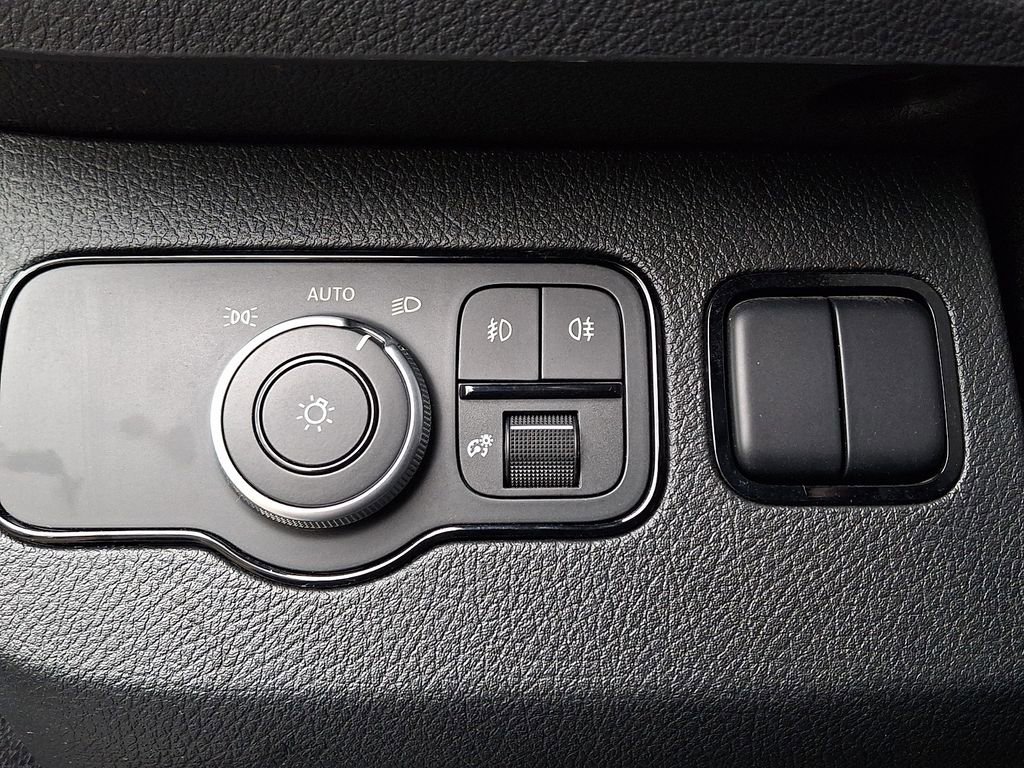 Used 2024 Mercedes-Benz Sprinter 2500 image 23