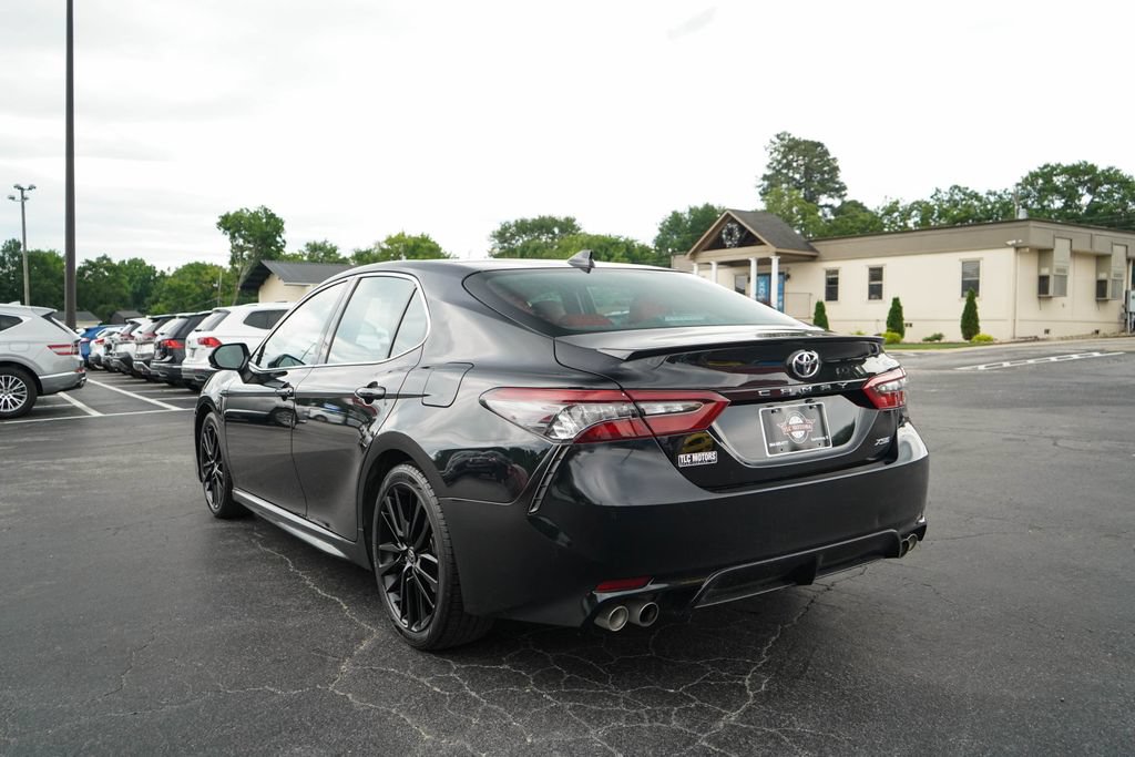 Used 2021 Toyota Camry XSE FWD image 3
